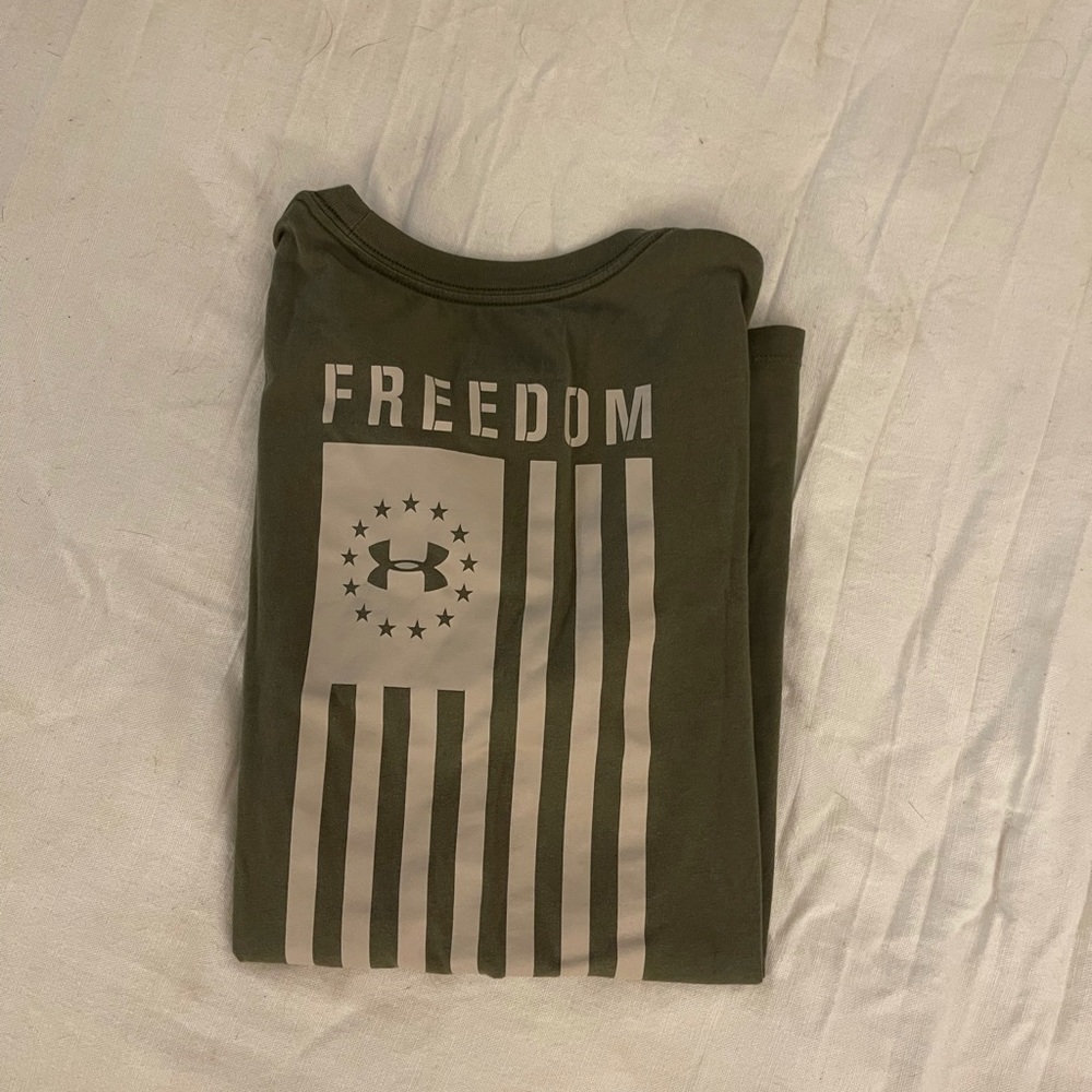 FREEDOM under Armour t-shirt size small